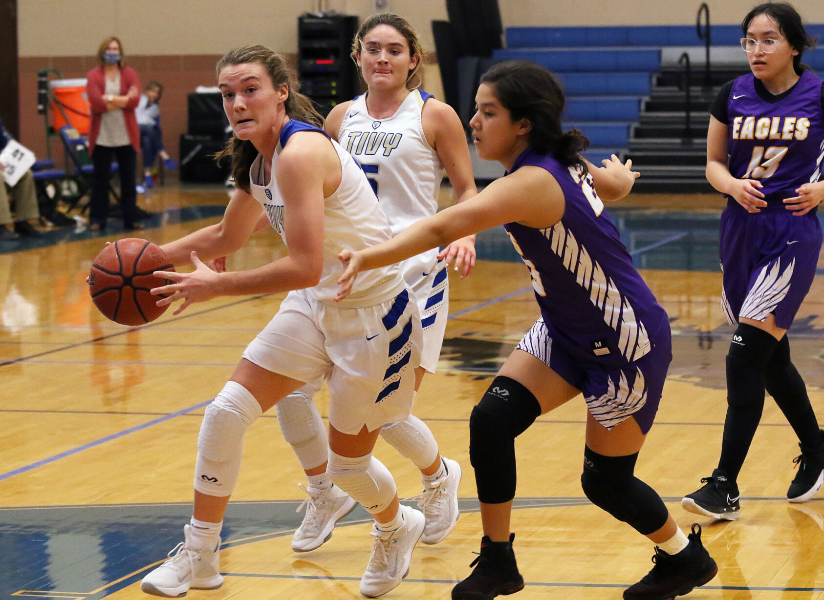 Lady Antlers post back-to-back hoops wins